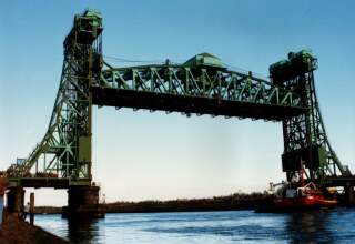 The final raise of Newport Bridge, Middlesbrough